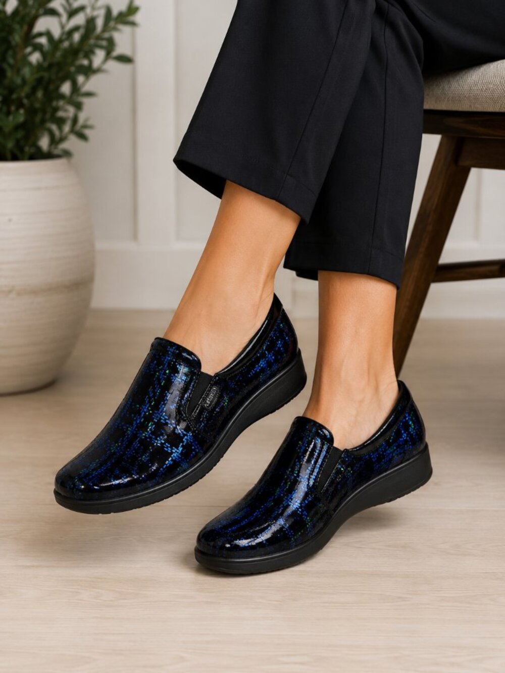 Shoes Clogs Comfort Work Slip-Resistant Laforst Blue Iridescent Women Size 10